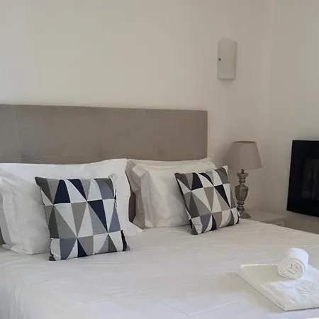 7 Degrees South Apartment *